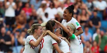 Wembley espera el partido femenino con más asistencia de la historia de Inglaterra\u002E (EFE)