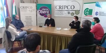 Los empresarios y Fernández analizaron la situación que atraviesa el comercio local\u002E