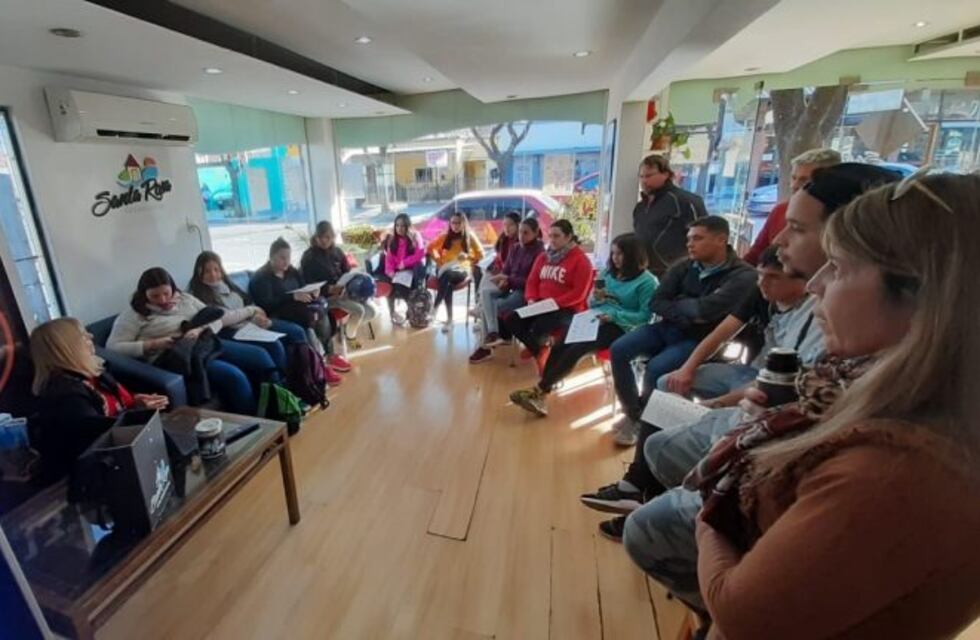 Alumnos del Instituto Superior Santa Rosa visitaron la Secretaría de Turismo