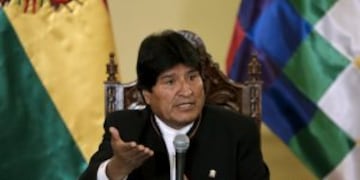 Bolivia's President Evo Morales speaks during a news conference at the presidential palace in La Paz, Bolivia, February 22, 2016. President Morales asked Bolivians on Monday to wait