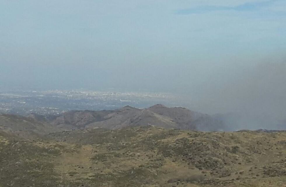 Bomberos combaten dos focos: en La Calera y en Villa Allende