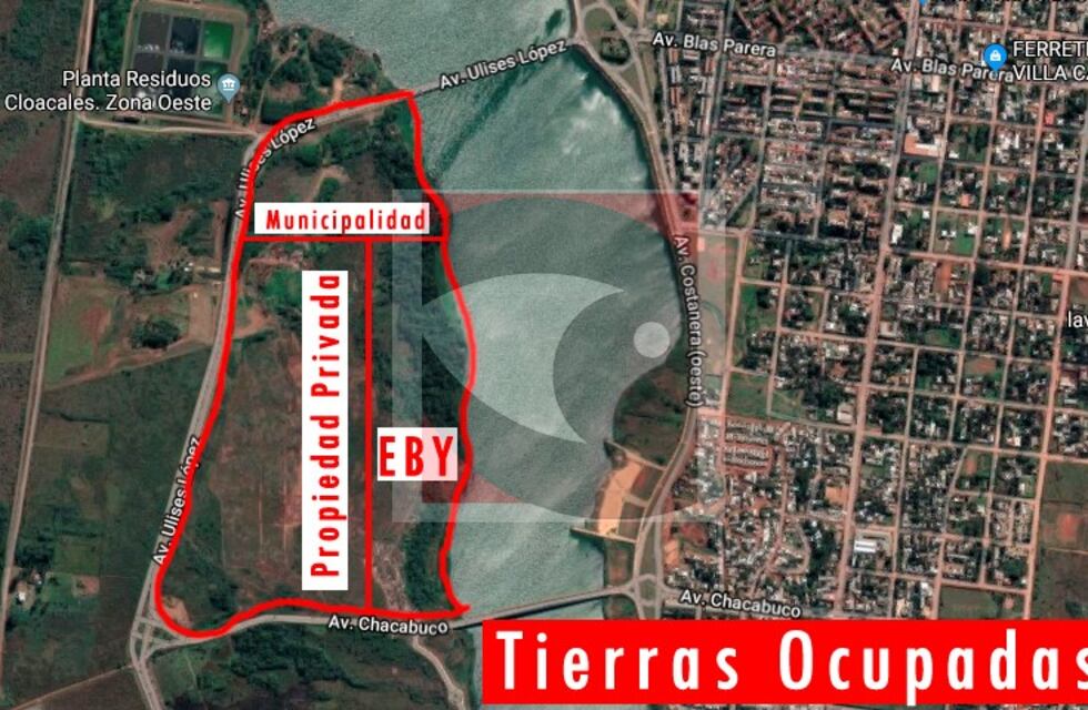 Vecinos encadenados  frente a Casa de Gobierno exigen tierras