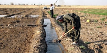 Utilización de agua consciente mediante acequia - Pixnio
