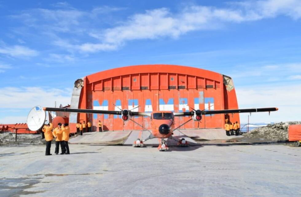 Arcando presenció el cambio de dotación de la Base Marambio