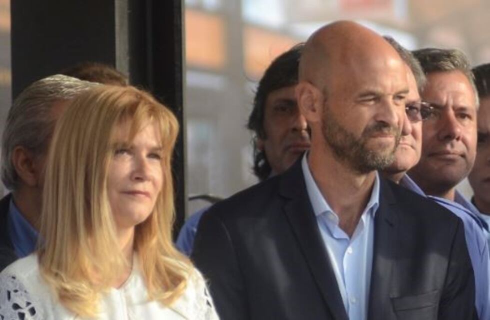 En pleno acto, Magario le sacó el micrófono a Dietrich para hacerle un reclamo