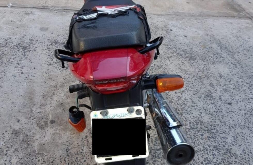 Motochorros filmados en plena avenida