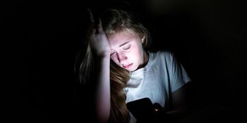 El delito de “Grooming” está tipificado en el artículo 131 del Código Penal con prisión de seis meses a cuatro años.