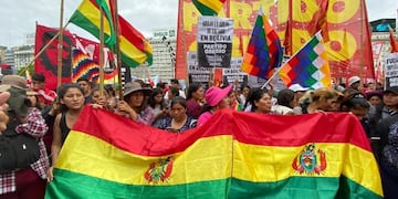 Marcha a favor de Evo Morales en el Obelisco\u002E (Clarín)
