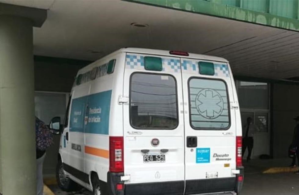 Un joven fue arrollado por un tren de carga y está en grave estado