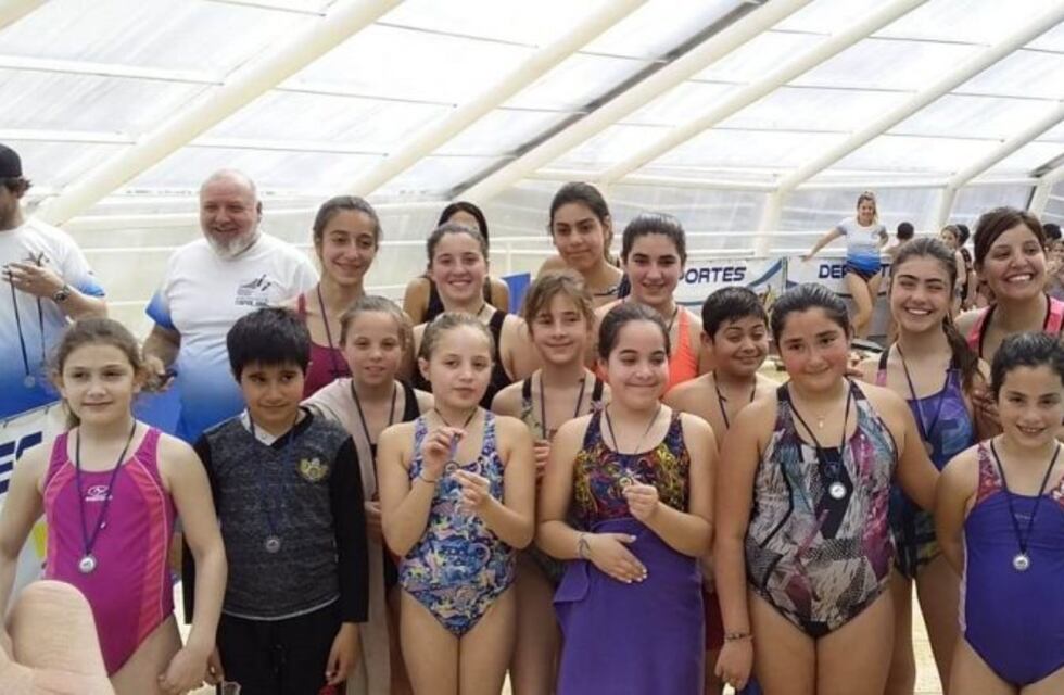 Alumnos azuleños participaron de una exhibición regional de natación