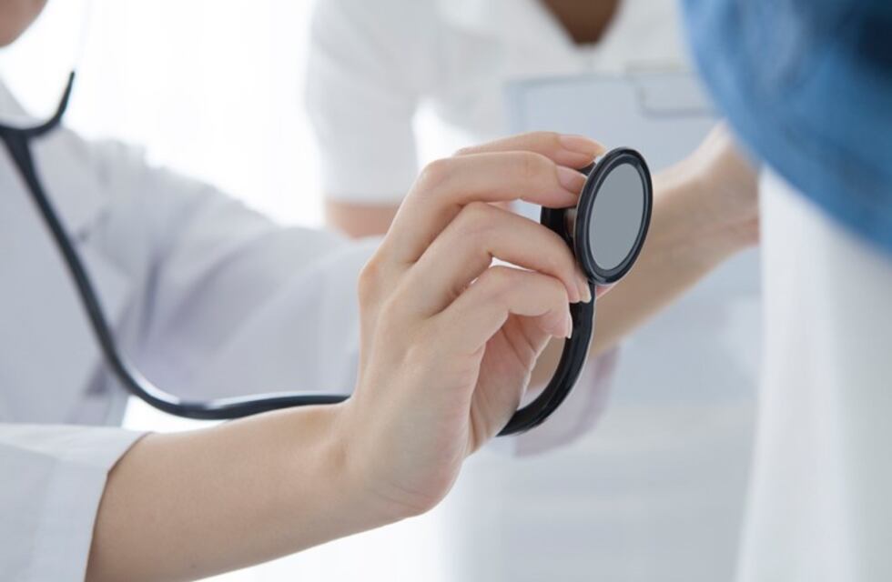 Ejercía como médica pero era falsa, la descubrieron y ahora hará trabajo comunitario