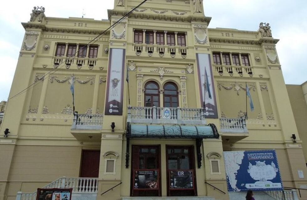 La Orquesta Sinfónica de la Provincia dará una presentación con instrumentos de percusión en las escalinatas del Teatro Vera