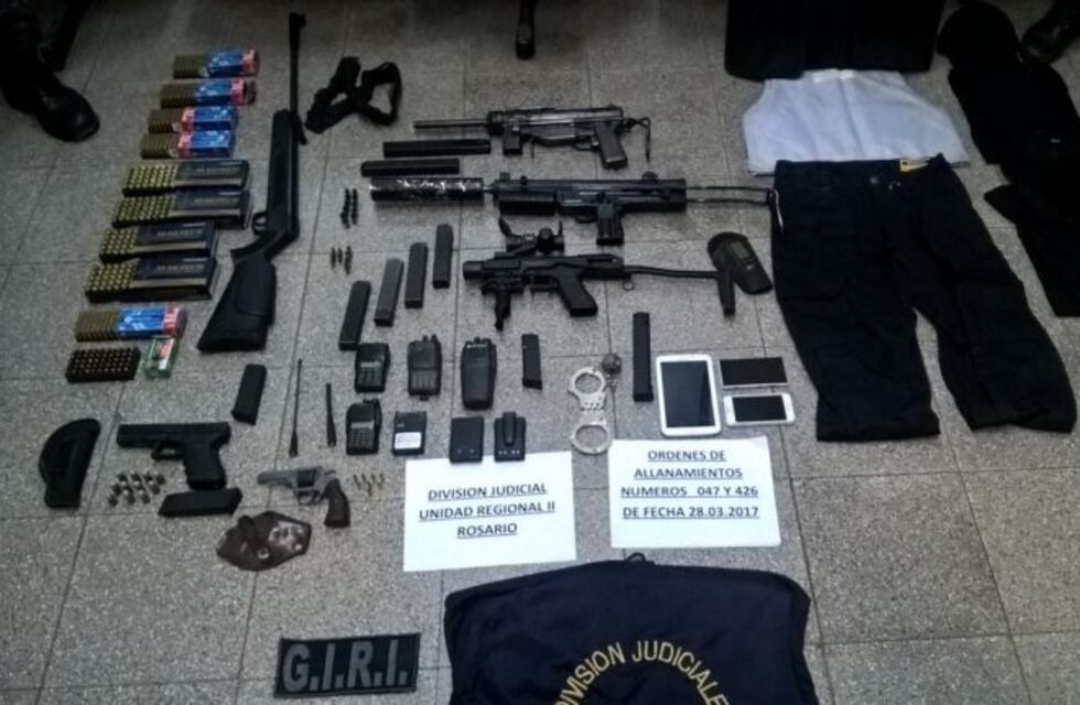 Secuestraron gran cantidad de armas y elementos robados en siete allanamientos