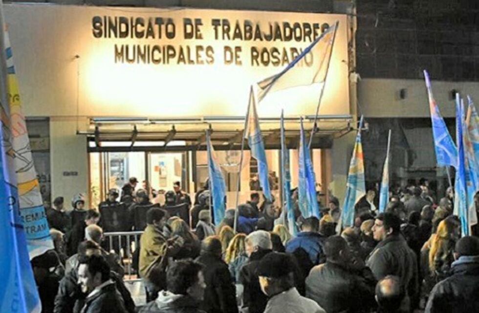 Empleados municipales de toda la Provincia anunciaron un paro por despidos en Fray Luis Beltrán