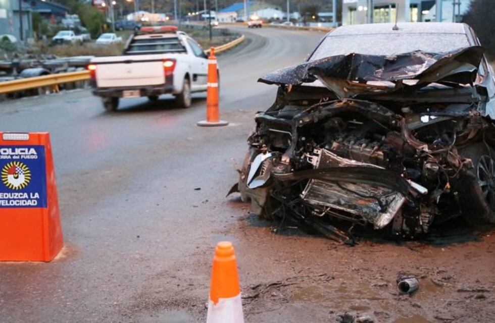 Tres personas hospitalizadas tras choque frontal