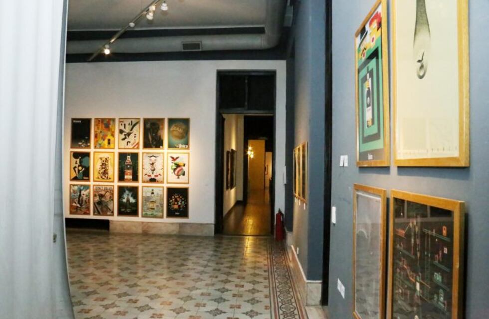 Concurso de afiches y muestra itinerante de artistas emergentes