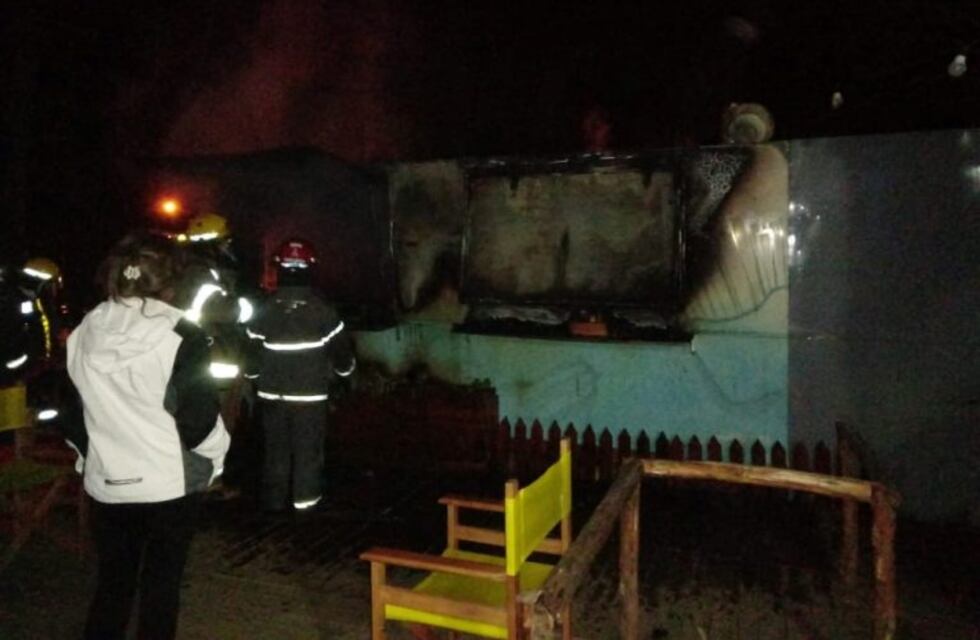 Se incendió un Food trucks en el Parque San Martín