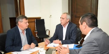 El gobernador avanza en gestiones ante nación para asegurar el flujo de fondos para la provincia del Chaco\u002E (Web)\u002E