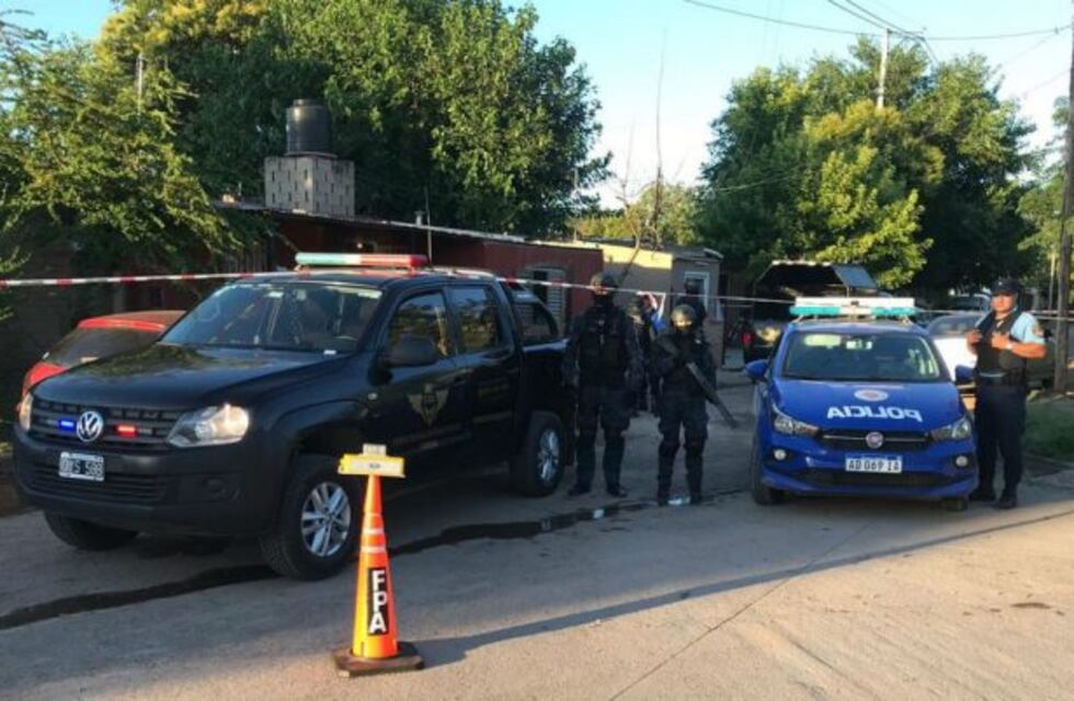 Dos detenidos por supuesta venta de drogas a metros de un colegio en Córdoba