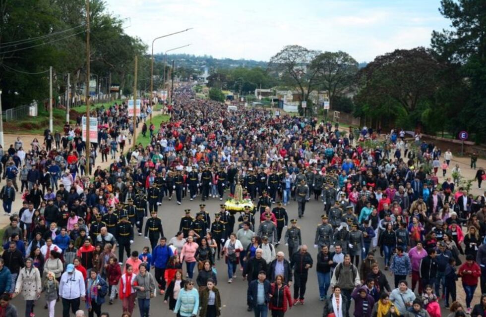 Cientos de fieles peregrinaron hacia el Santuario de la Virgen de Fátima