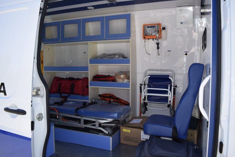Perito Moreno entrega de ambulancias para el hospital