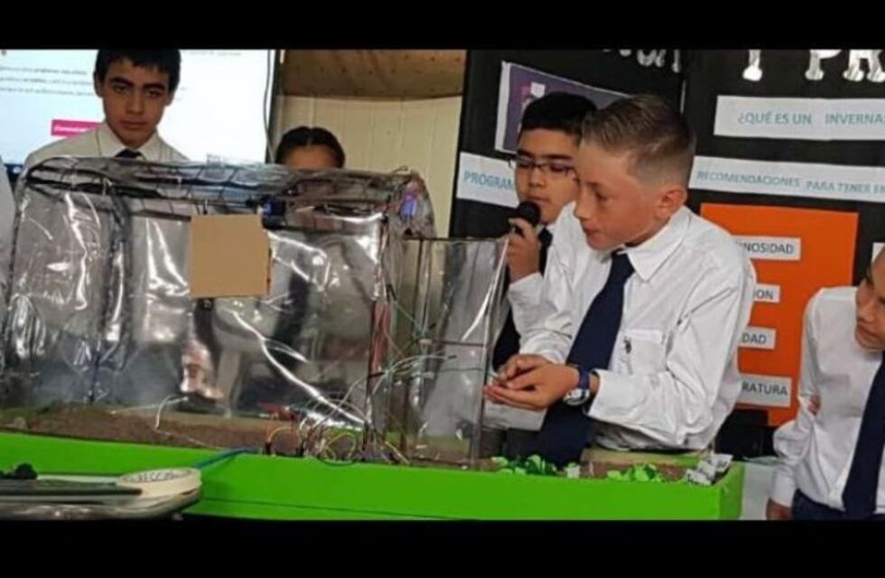 Alumnos crearon un invernadero inteligente