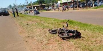 Garupá fue escenario del choque entre una moto, cuyo conductor murió, y una camioneta manejada por un menor\u002E (Policía)