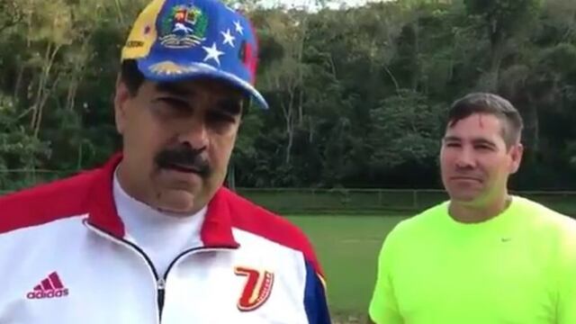 Maduro jugando al bu00e9isbol