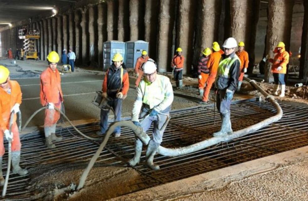 El gobernador Schiaretti supervisó la construcción de los desagües de la obra de Circunvalación