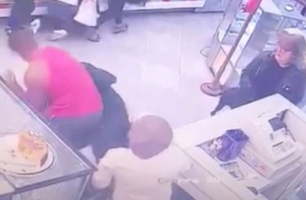 Vecinos le dieron una paliza a un ladrón que intentó robar una panadería en Villa Adelina