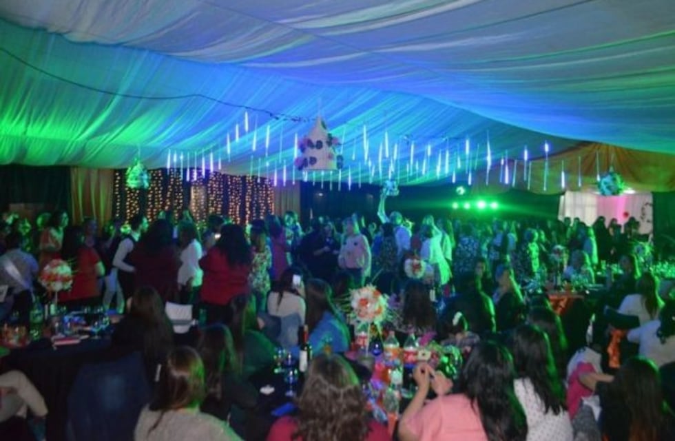 Noche de gala Día de la Madre en Cañadón Seco