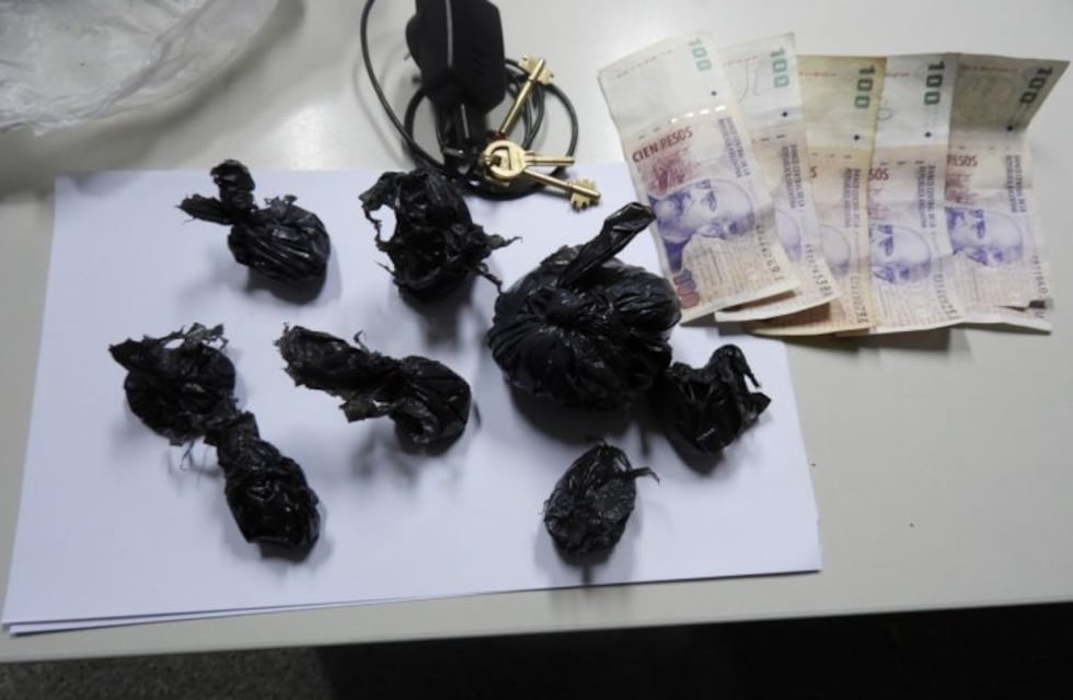 Llevan a una mujer al Hospital y le encuentran droga en la cartera