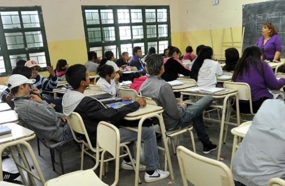 Pretenden extender las clases para recuperar los días perdidos por los paros