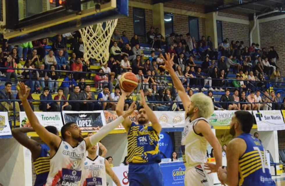 Manuel Olocco anotó 14 puntos en el triunfo de Del Progreso