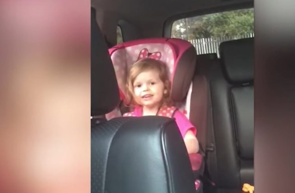 Grabó a su hija cantando "Bohemian Rhapsody" y el video se volvió viral