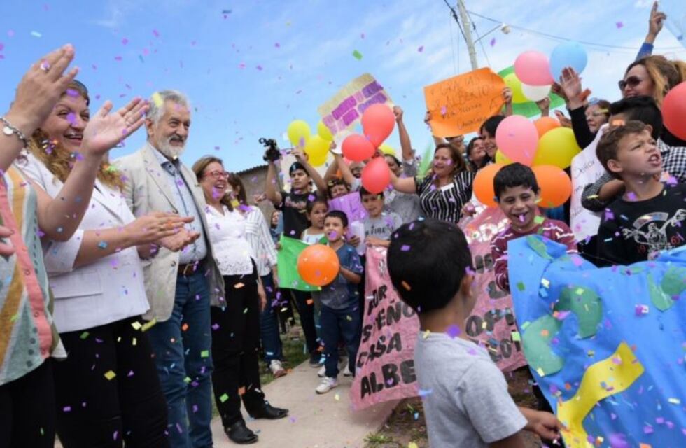 Más familias puntanas pasarán las fiestas en sus nuevos hogares