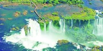 Quejas de guías profesionales en Cataratas\u002E (Clarín)