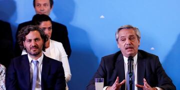 Alberto Fernandez y Santiago Cafiero\u002E REUTERS/Agustin Marcarian