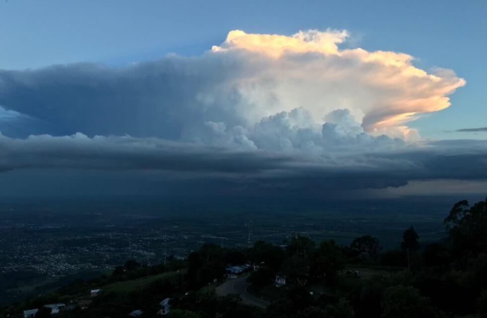 Tucumán continúa bajo alerta meteorológica por tormentas