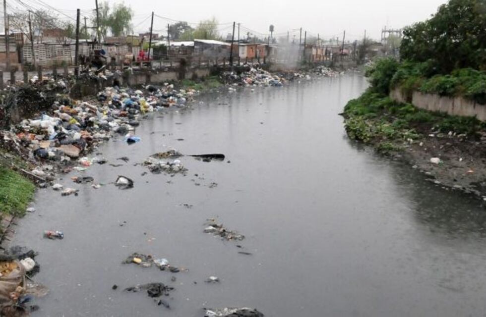 Hallaron el cadáver de un bebé en un arroyo de Bernal