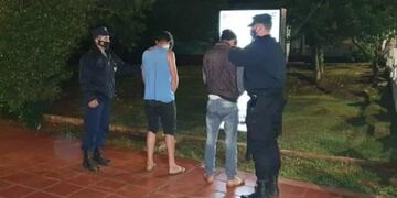 Detienen a dos hermanos de Colonia Aurora por robar y agredir a un hombre