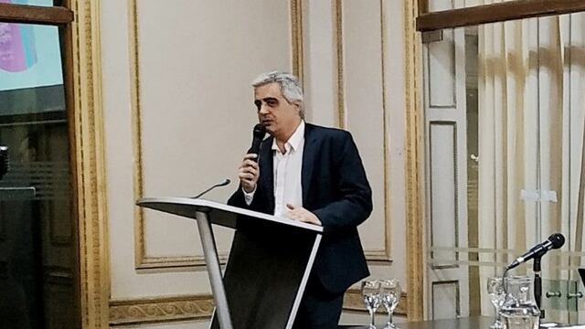 El rector de la UNR, Franco Bartolacci, suscribió el acuerdo con autoridades del Renatre\u002E (Archivo)