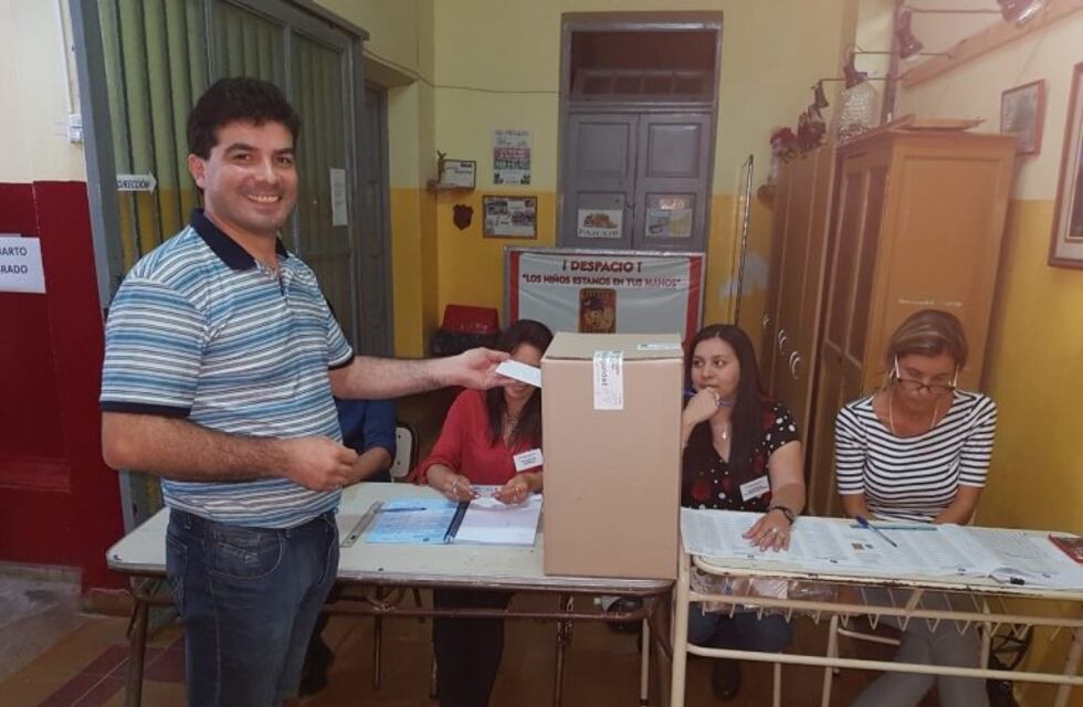El candidato de Encuentro Vecinal ya sufragó