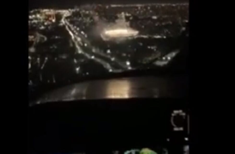 Austral citó a los pilotos del vuelo 2779 que partió de Formosa por filmar el Monumental al aterrizar