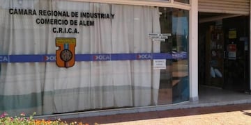 Alem: manifestantes exigen canastas navideñas y desde Comercio rechazan el pedido
