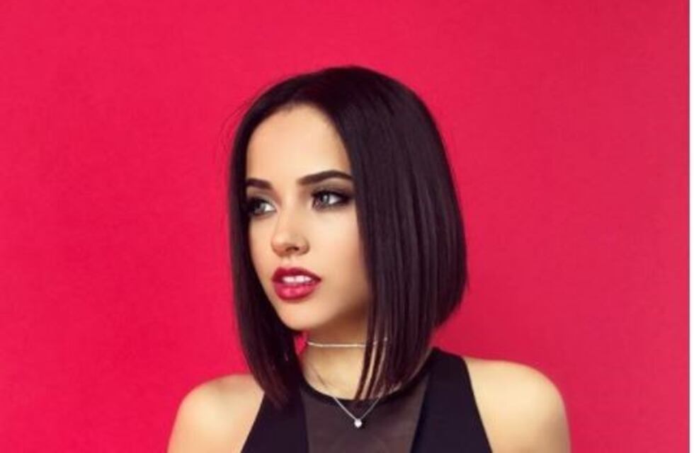 Viral: confundieron a Becky G con una fan y la bajaron del escenario en un show en Buenos Aires