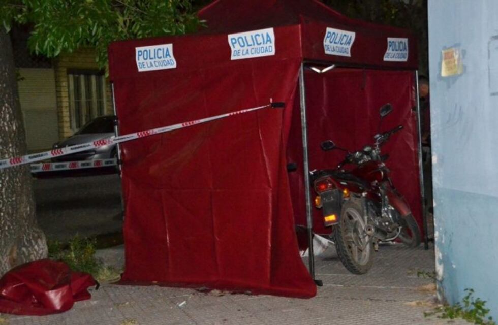 Un "motochorro" asaltó a una pareja y murió en un tiroteo con la policía en Liniers