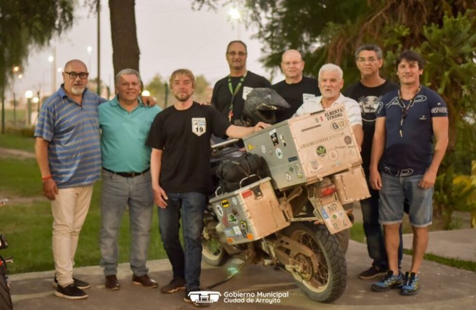 Un ciudadano alemán que recorre America llegó a Arroyito