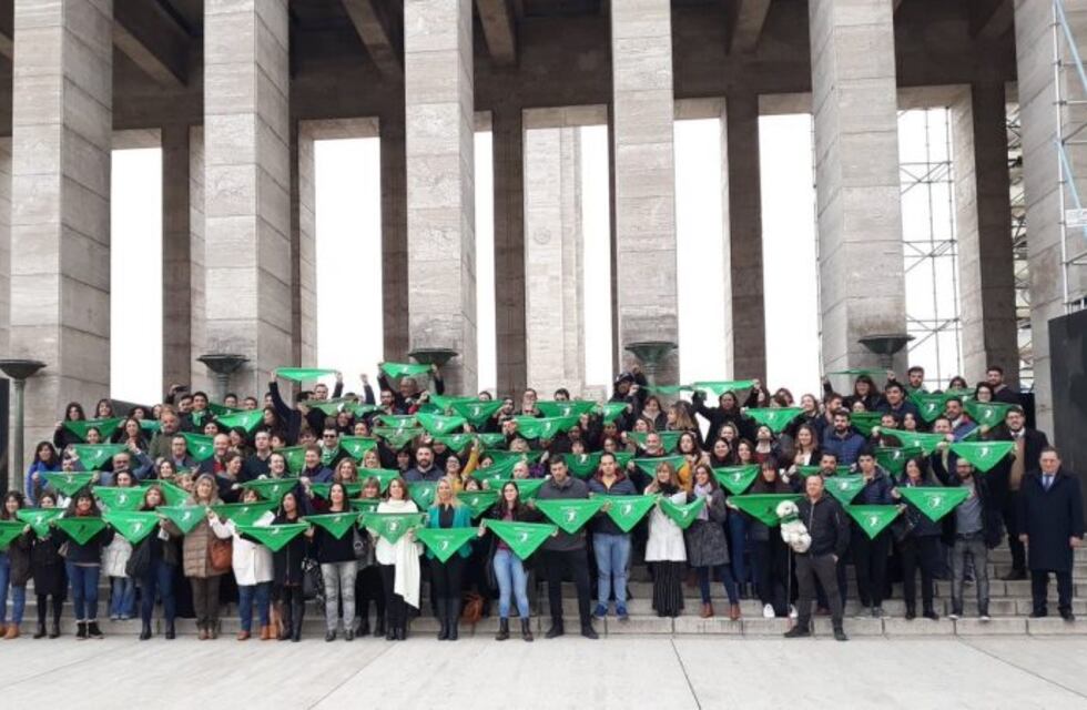 En los últimos siete años la tasa de embarazo adolescente bajó diez puntos en Rosario