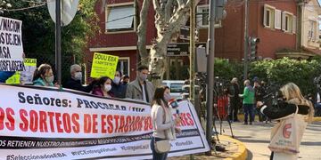 Protesta frente a la Quinta presidencial de Olivos (Foto: Clarín)